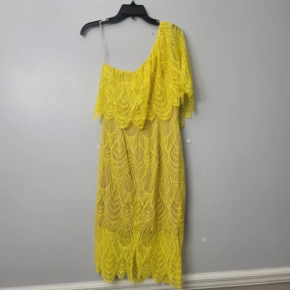 Dress The PopulationOne Shoulder Lace Sheath Yellow Dress Size: S